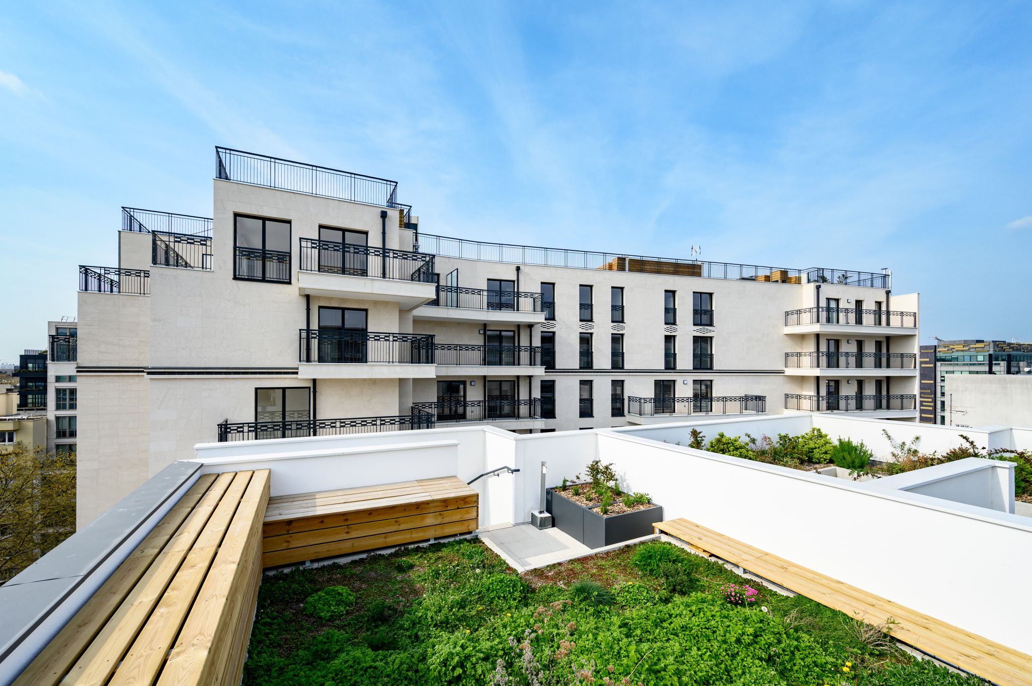 Novaxia et Interconstruction livrent Cristal Clichy , une résidence de 108 logements issue du recyclage d’un site industriel en friche à Clichy (92)
